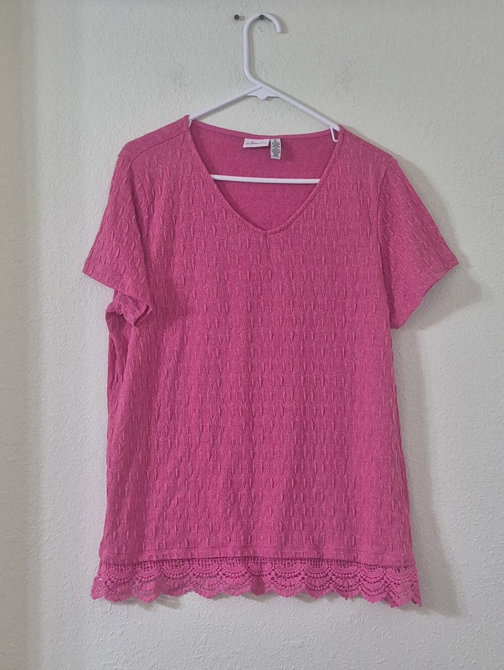 Kim Rogers Pink V-Neck Short Sleeve Lace-Hem Tee